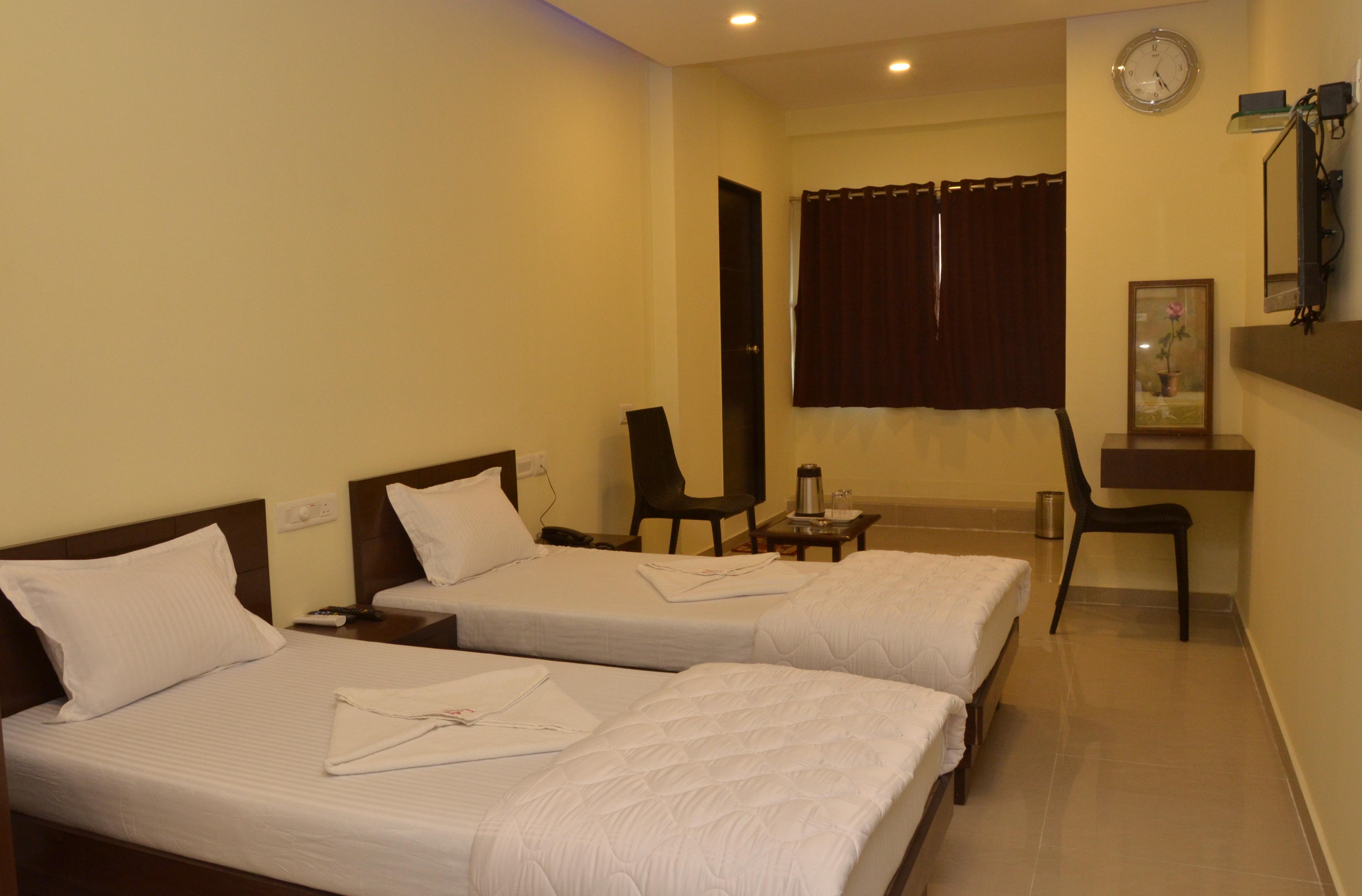 Rooms Two Beds- Hotel Ambience